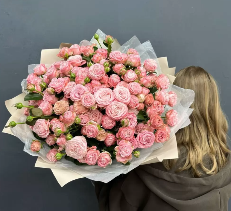 Цветы для помолвки: как выбрать идеальный романтический букет для важного дня